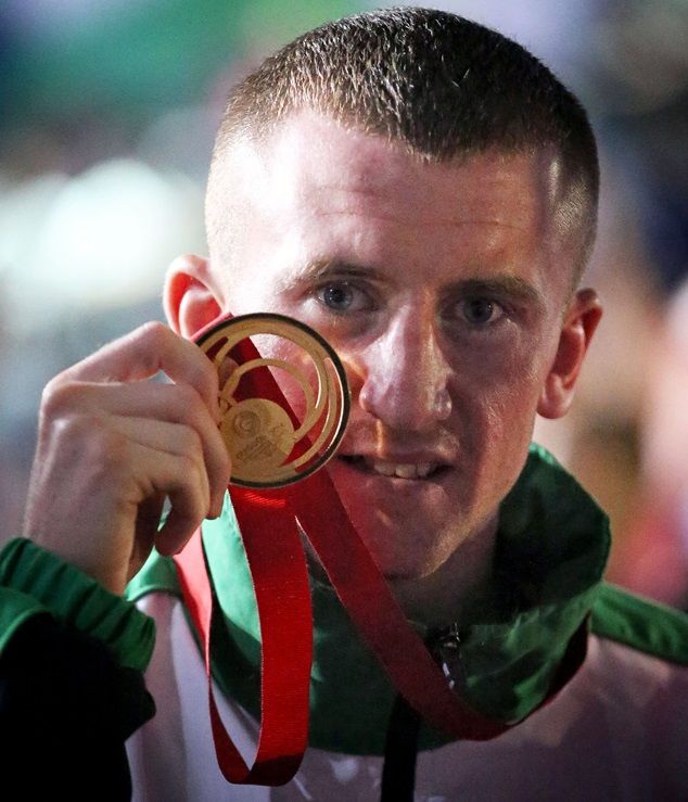 <b>Paddy Barnes</b> with his gold medal 2/8/2014 - Paddy-Barnes-Commonwealth-medal