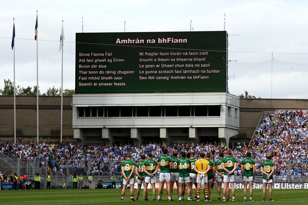 Kerry team stand for the National Anthem 1/9/2013