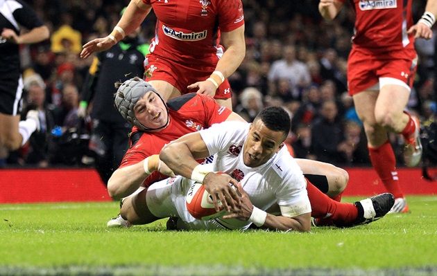 Anthony Watson scores their first try despite the tackle of Jonathan Davies 6/2/2015