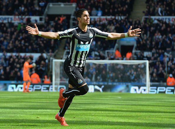 NEWCASTLE UPON TYNE, ENGLAND - MAY 09:  Ayoze Perez  of Newcastle United celebrates scoring his team's first goal during the Barclays Premier League match between Newcastle United and West Bromwich Albion at St James' Park on May 9, 2015 in Newcastle upon Tyne, England.  (Photo by Nigel Roddis/Getty Images)