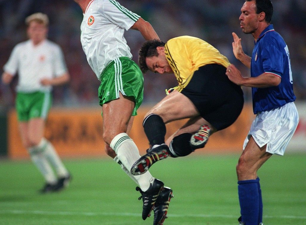 World Cup 1990 Packie Bonner of the Republic of Ireland and Salvatore Schillaci of Italy ©INPHO/Billy Stickland