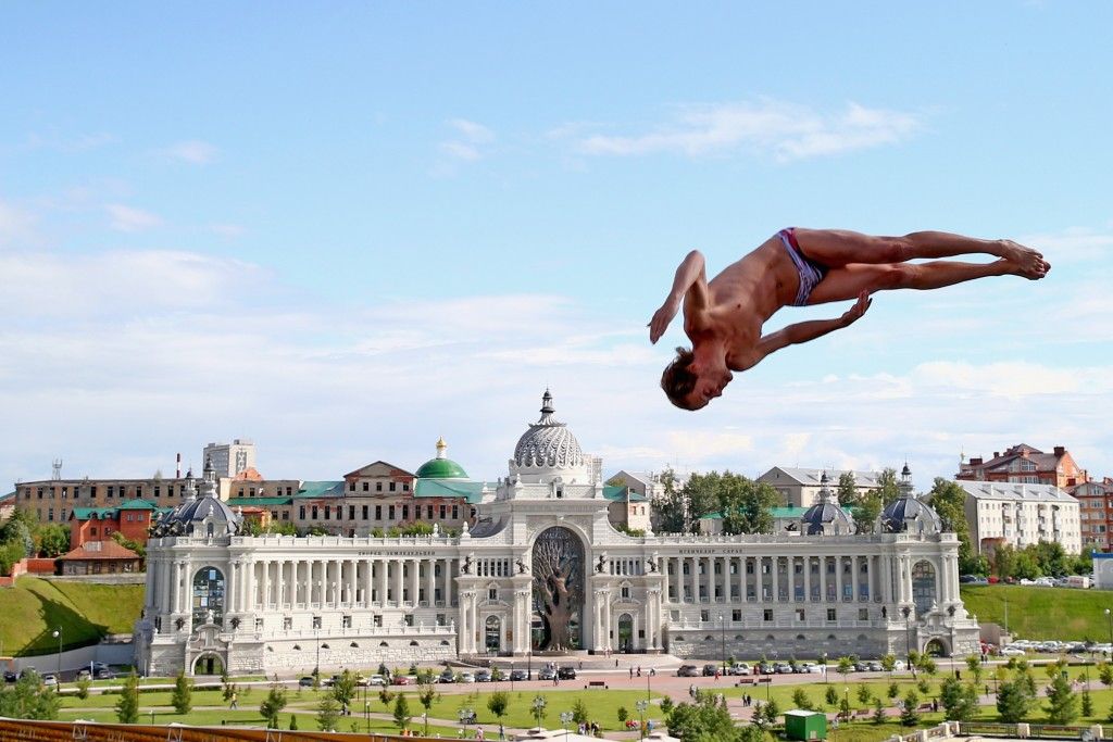 KAZAN, RUSSIA - AUGUST 05: Gary Hunt of Great Britain competes in the Men's 27m High Diving Final on day twelve of the 16th FINA World Championships at the Kanzanka River on August 5, 2015 in Kazan, Russia (Photo by Clive Rose/Getty Images)