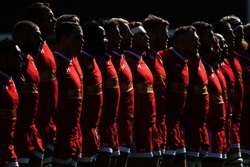 LONDON, ENGLAND - SEPTEMBER 06: (EDITORS NOTE: THIS IMAGE WAS CREATED FROM ORIGINAL COLOUR FILE) Canadian side sing their national anthem before the pre-Rugby World Cup International Friendly match between Fiji and Canada at Twickenham Stoop on September 6, 2015 in London, England. (Photo by Ker Robertson/Getty Images)