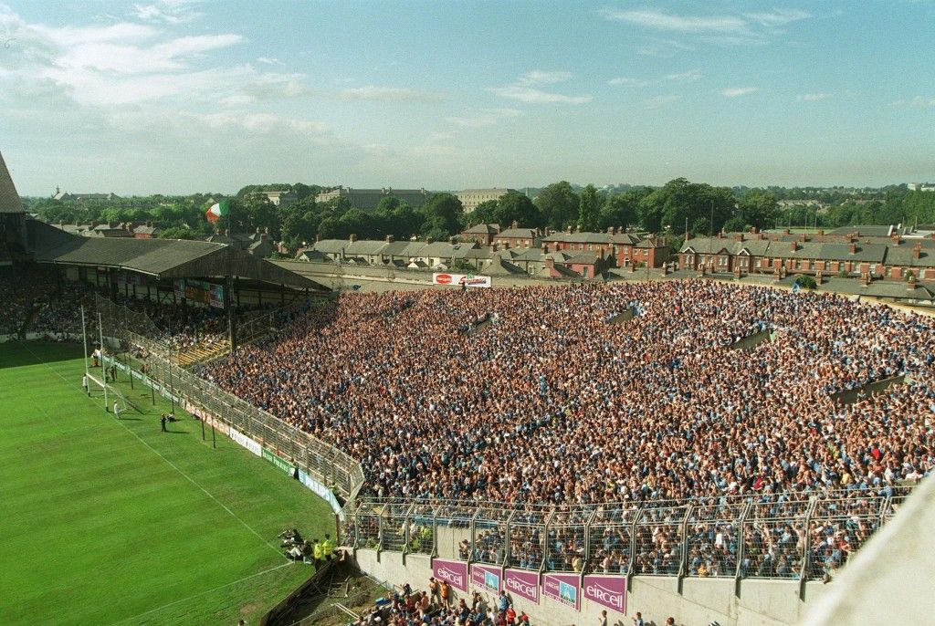Leinster Football Final 1/8/1999. Dublin vs Meath. General view of Hill 16 and the Dublin fans ©INPHO/Donna McBride