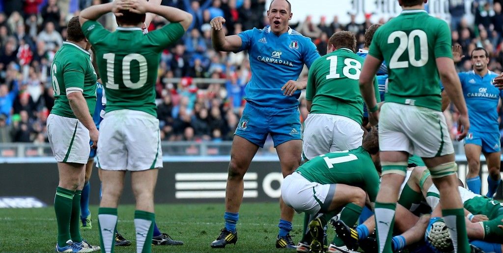 RBS Six Nations Championshp 16/3/2013 Italy vs Ireland Italy's Sergio Parisse celebrates as his side win a late penalty Mandatory Credit ©INPHO/James Crombie