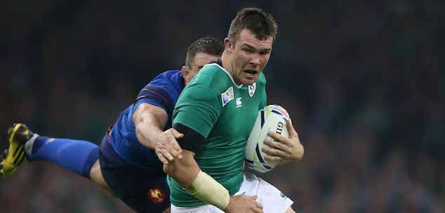 Peter O'Mahony is tackled by Louis Picamoles 11/10/2015