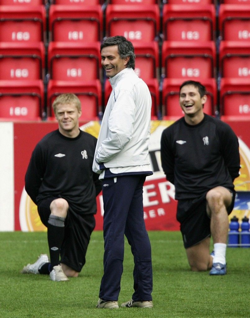 LIVERPOOL, ENGLAND - MAY 2: Chelsea manager, Jose Mourinho, shares a joke with Damien Duff and Frank Lampard during a training session ahead of the Champions League Semi Final Second Leg match against Liverpool at Anfield on May 2, 2005 in Liverpool, England. (Photo by Alex Livesey/Getty Images)