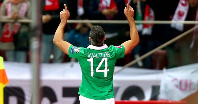 Jonathan Walters celebrates scoring their first goal from the penalty spot 11/10/2015