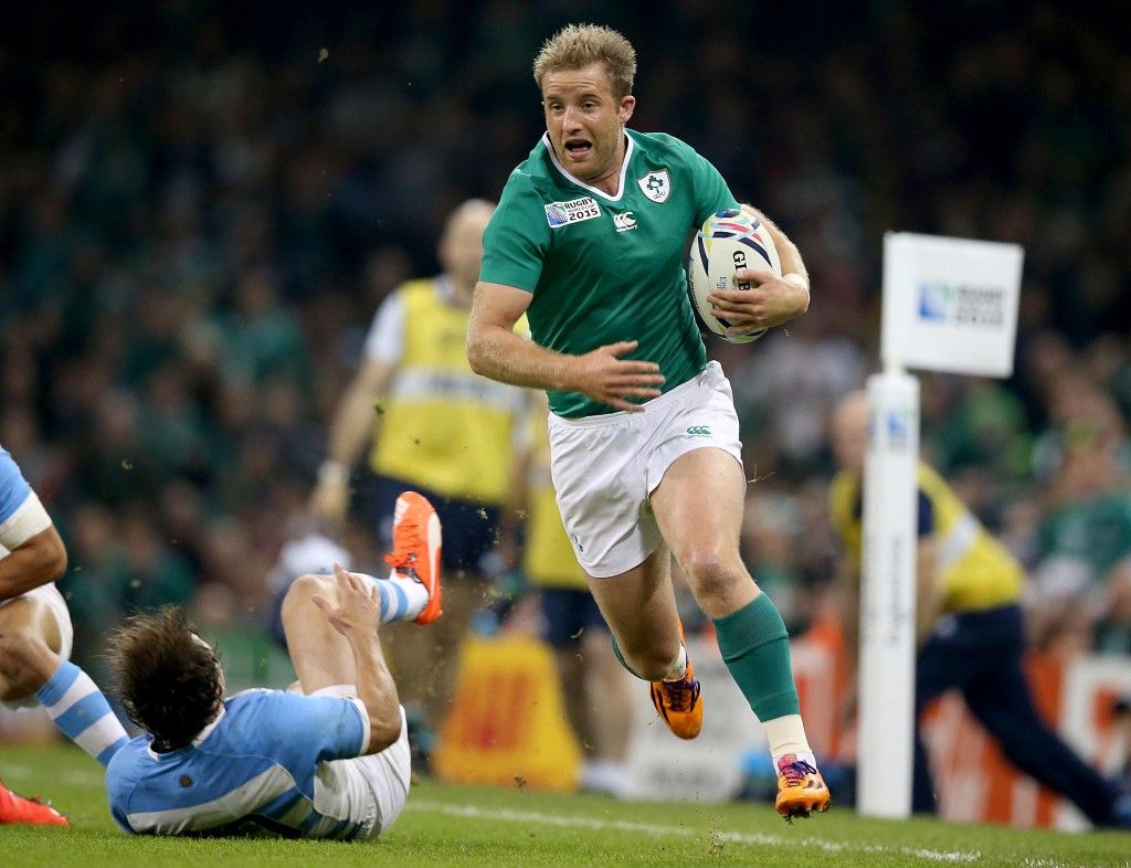 2015 Rugby World Cup Quarter-Final, Millenium Stadium, Cardiff, Wales 18/10/2015 Ireland vs Argentina Ireland's Luke Fitzgerald passes Nicolas Sanchez of Argentina to scores their first try Mandatory Credit ©INPHO/Dan Sheridan