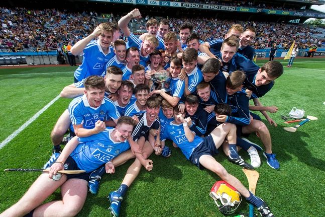 Dublin celebrate winning with the trophy 3/7/2016