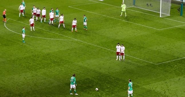 A general view of an Ireland free-kick 6/10/2016