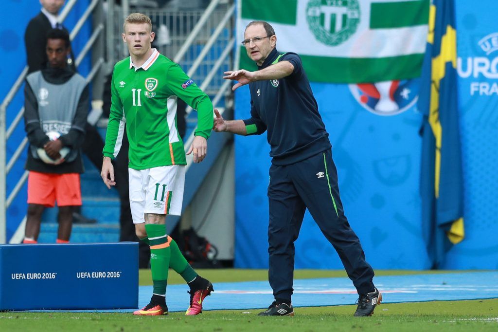Martin O'Neill gives instructions to James McClean 13/6/2016