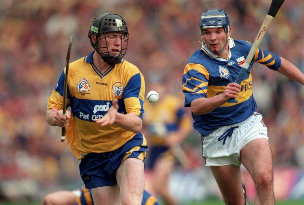 All Ireland Hurling Final Tipperary vs Clare 14/9/1997 Niall Gilligan of Clare and Conal Bonnar of Tipp Mandatory Credit ©INPHO/Patrick Bolger